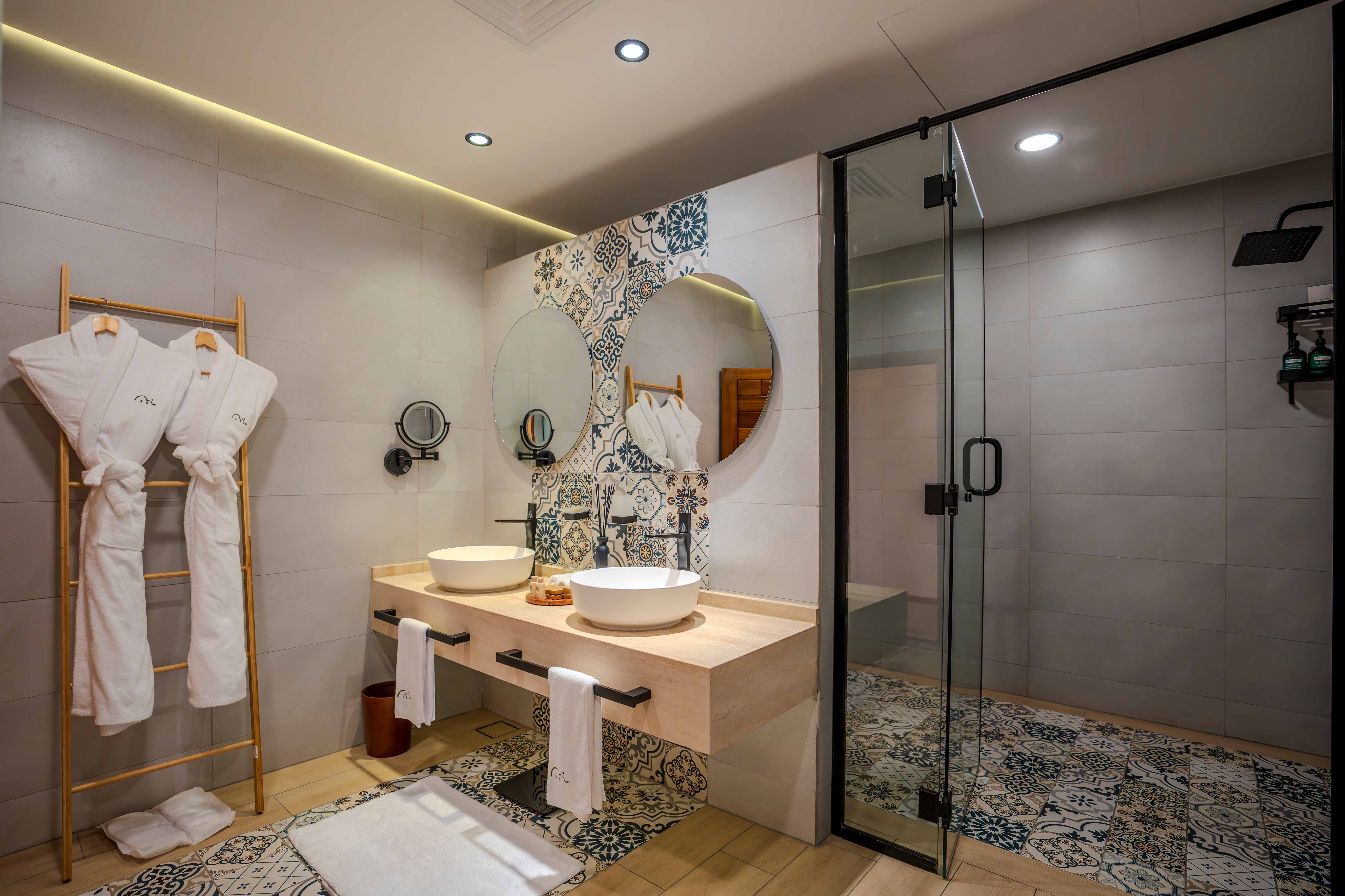 Rich Bathroom Design