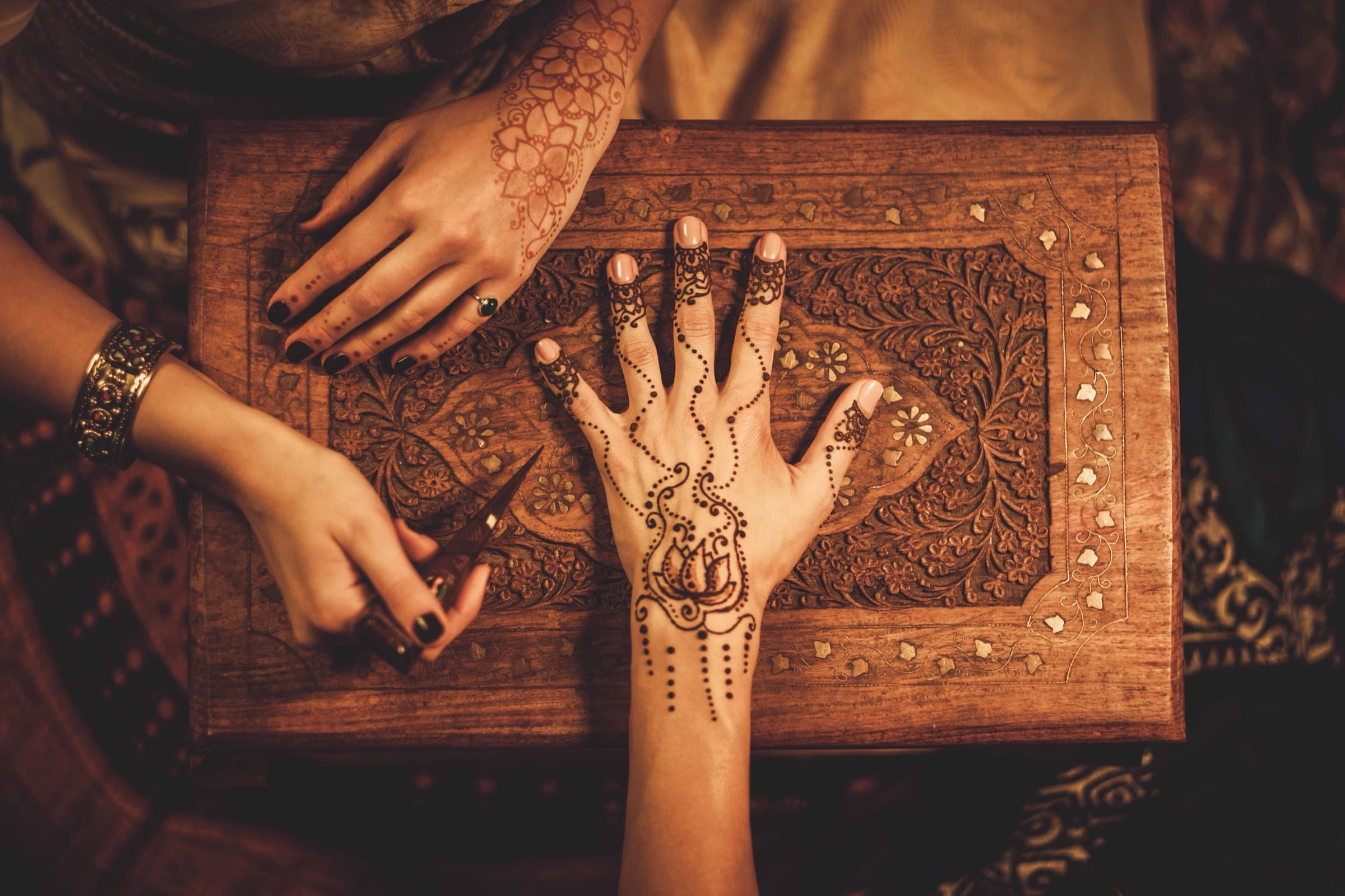 Henna cultural experience at Al Khayma